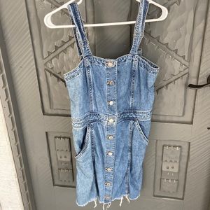 Levi’s denim dress!